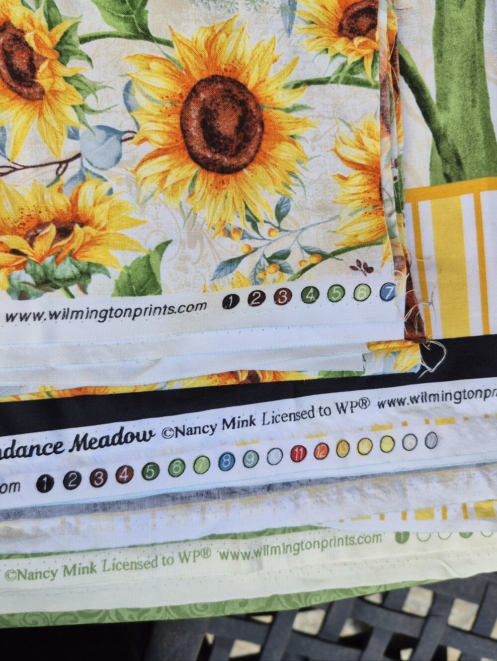 Sundance Meadow  Wall Quilt Kit Designed By Nancy Mink - Sunflower Days. - Picture 3 of 7